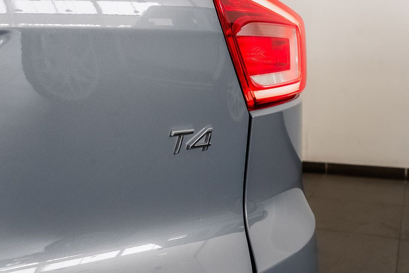 Volvo XC40 T4 R Design 2.0L