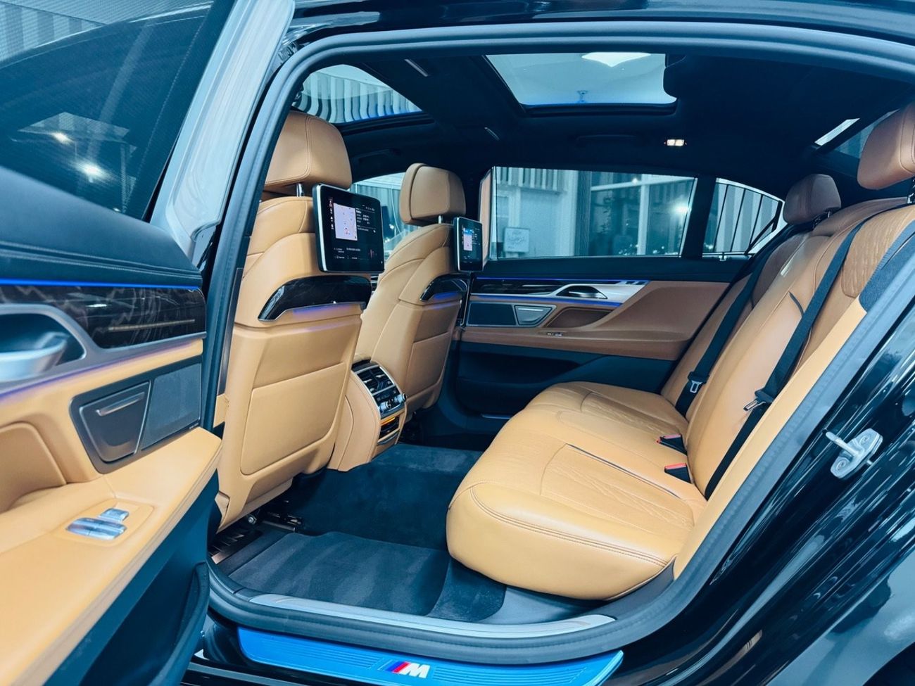 BMW 730Li Exclusive GCC .. FSH .. M kit .. Perfect Condition .. Warranty .