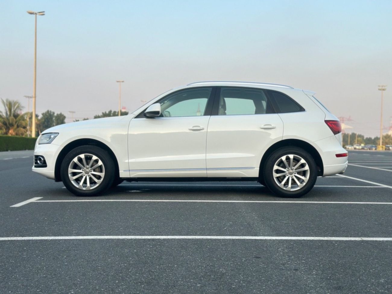 أودي Q5 S-لاين موديل 2014  خليجي حاله ممتازه جدااا من الداخل والخارج