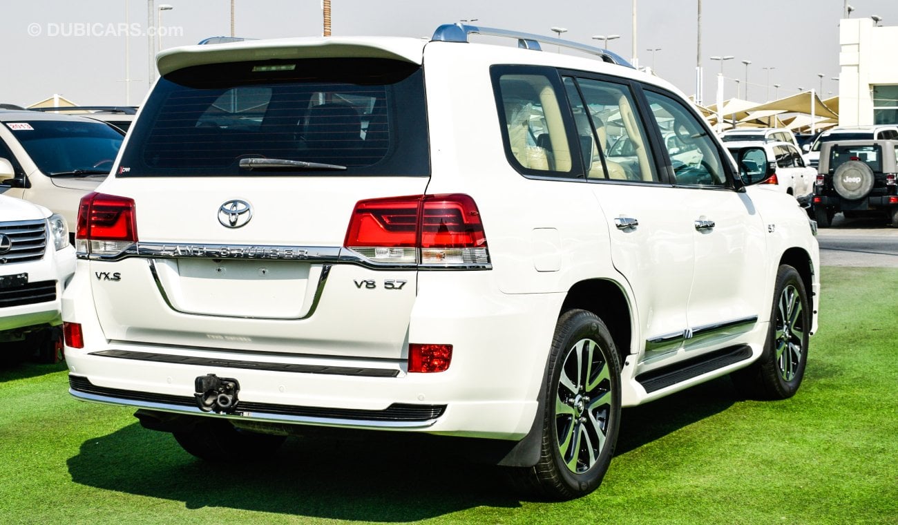 Toyota Land Cruiser VX-S V8 5.7