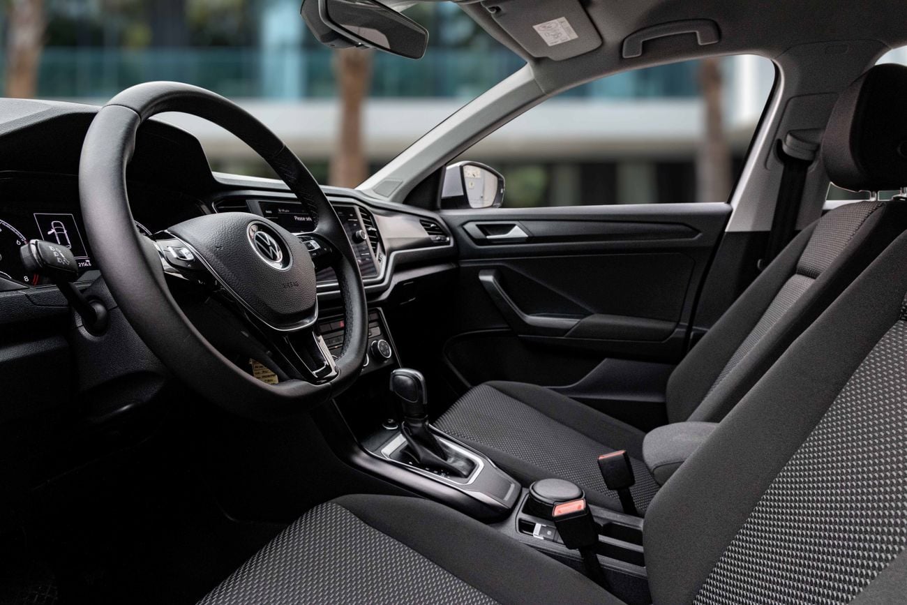 Volkswagen T ROC T-Roc Life | 1,273 P.M | 0% Downpayment | IMMACULATE!