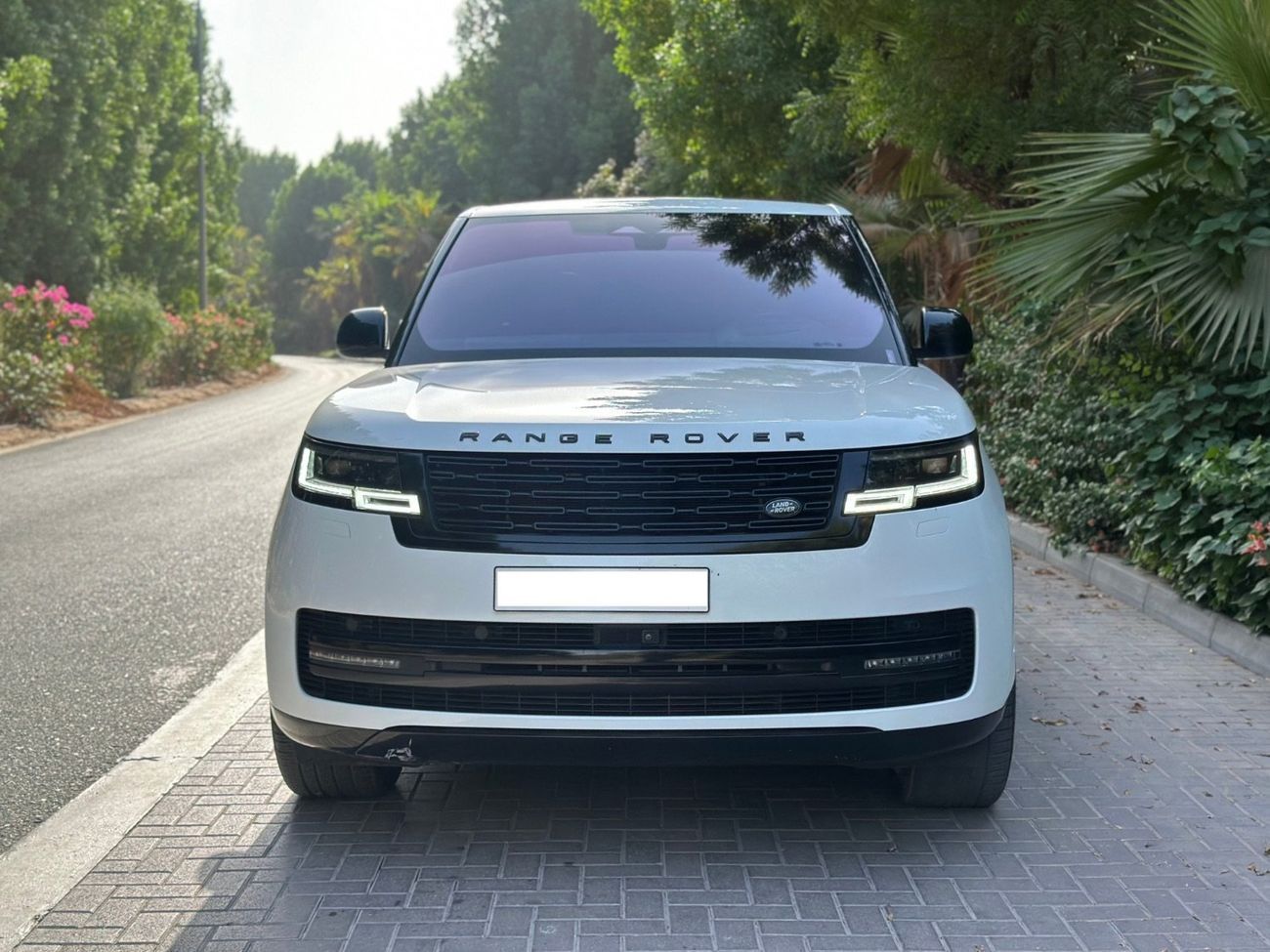 Land Rover Range Rover LWB HSE P530 4.4L HSE P530 4.4L | 2023 | GCC Specs | V8 530 HP | Full Service History | Perfect Cond