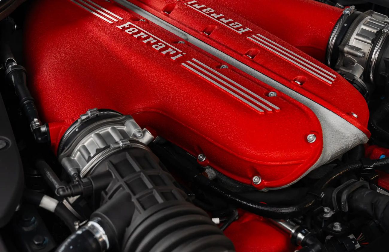 فيراري 812 كومبيتيزون 6.5L V12 Naturally Aspirated Engine
