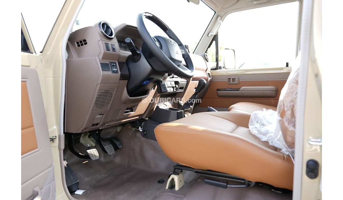 Toyota Land Cruiser Pick Up SC PETROL 2022  4.0L V6 70th Anniversary Full Option