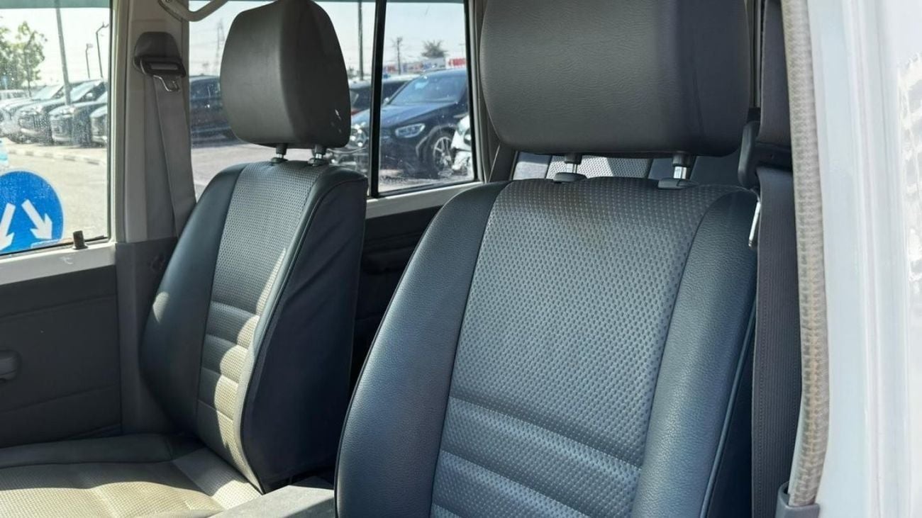 Toyota Land Cruiser 70