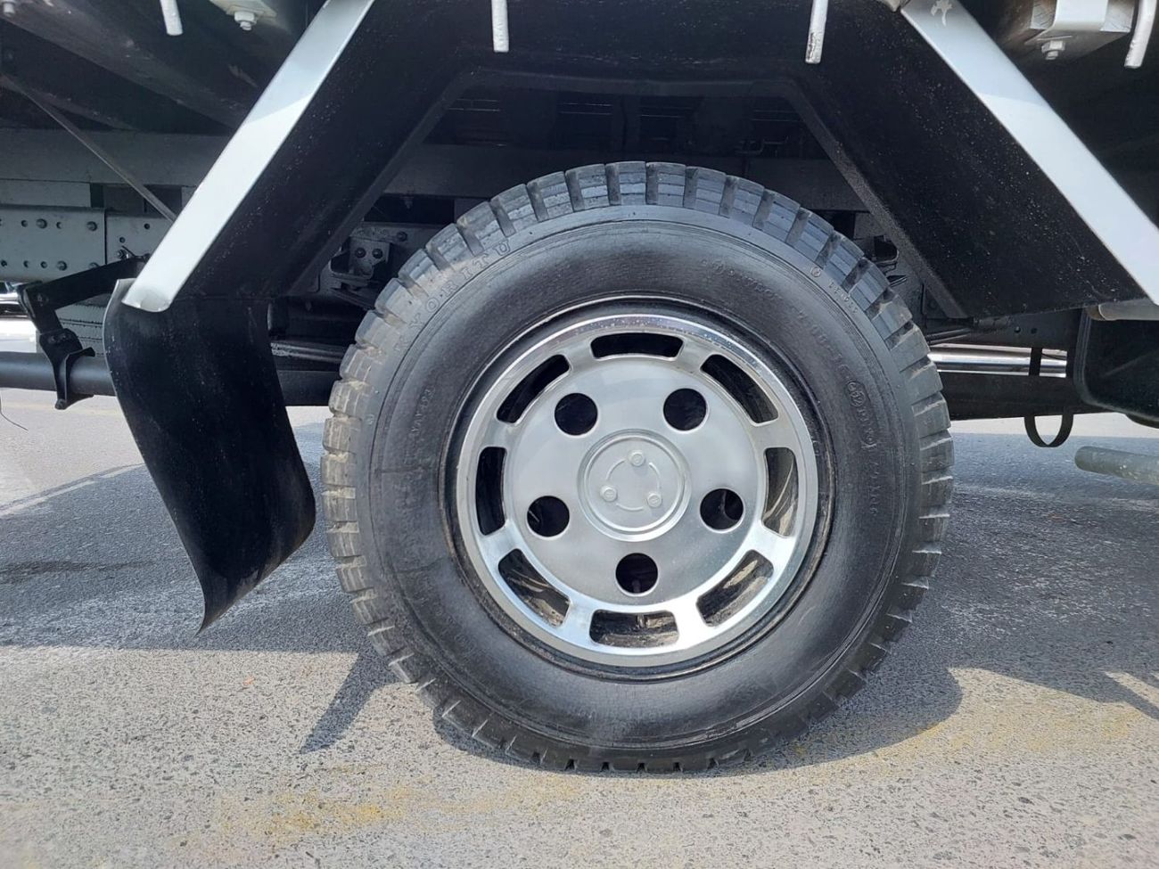 Mitsubishi Fuso Canter MITSUBISHI CANTER TRUCK RHD 1990 MODEL 3.9 L DIESEL MANUAL(PM40451)