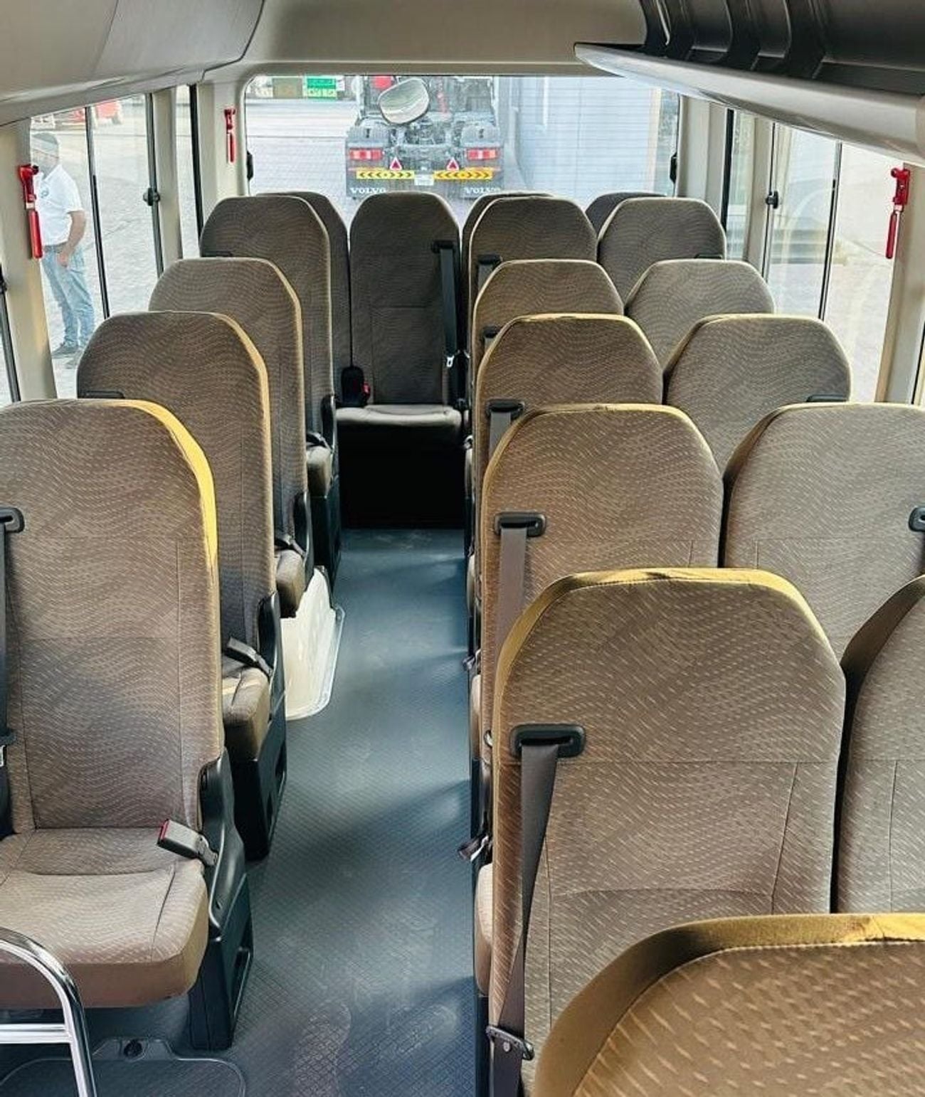 تويوتا كوستر 4.0L DIESEL 23 SEATER MANUAL TRANSMISSION