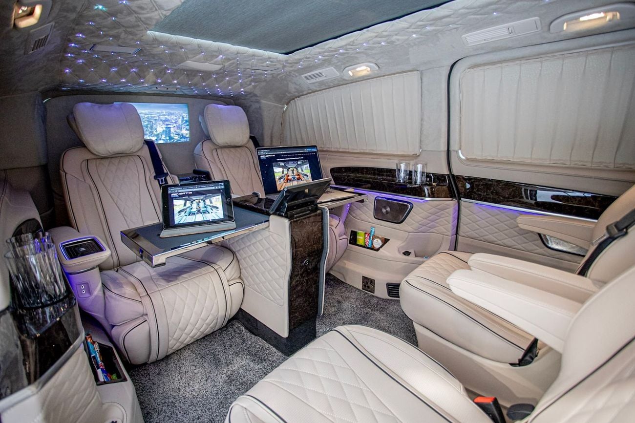 مرسيدس بنز V 300 Senzati® Jet Class® Oryx Edition® 6 Seat Silk Beige Leather