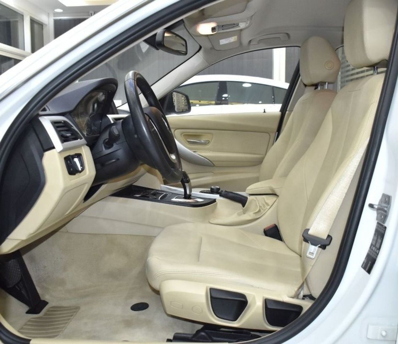 BMW 318i EXCELLENT DEAL for our BMW 318i ( 2017 Model ) in White Color GCC Specs