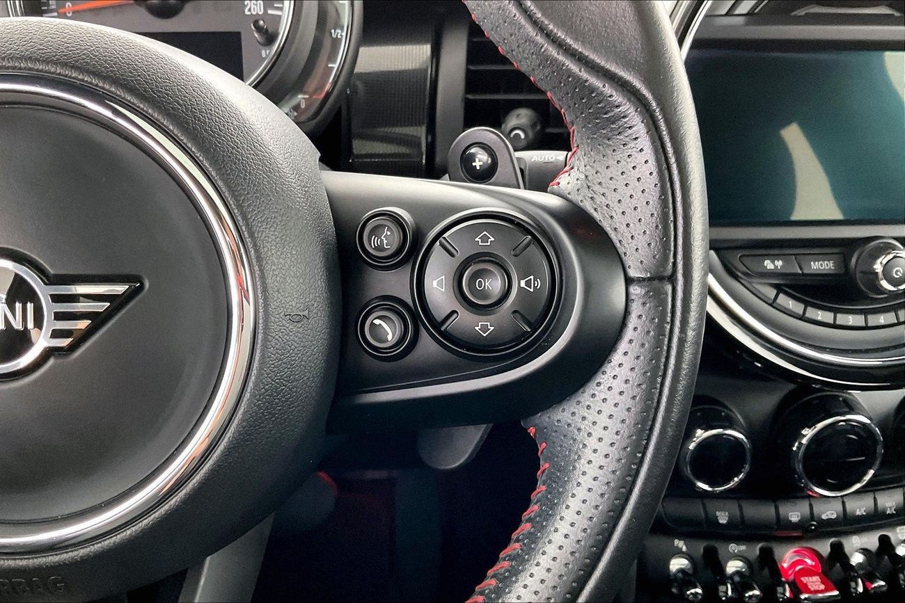 Toyota Yaris SE / E| 1 year free warranty | Exclusive Eid offer