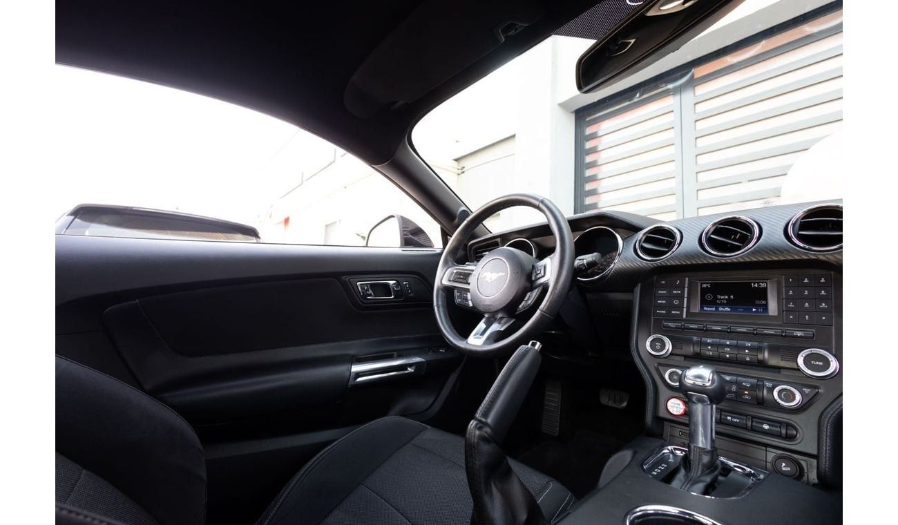 Ford Mustang Ford Mustang V6 2016 GCC under Warranty with Flexible Down-Payment.
