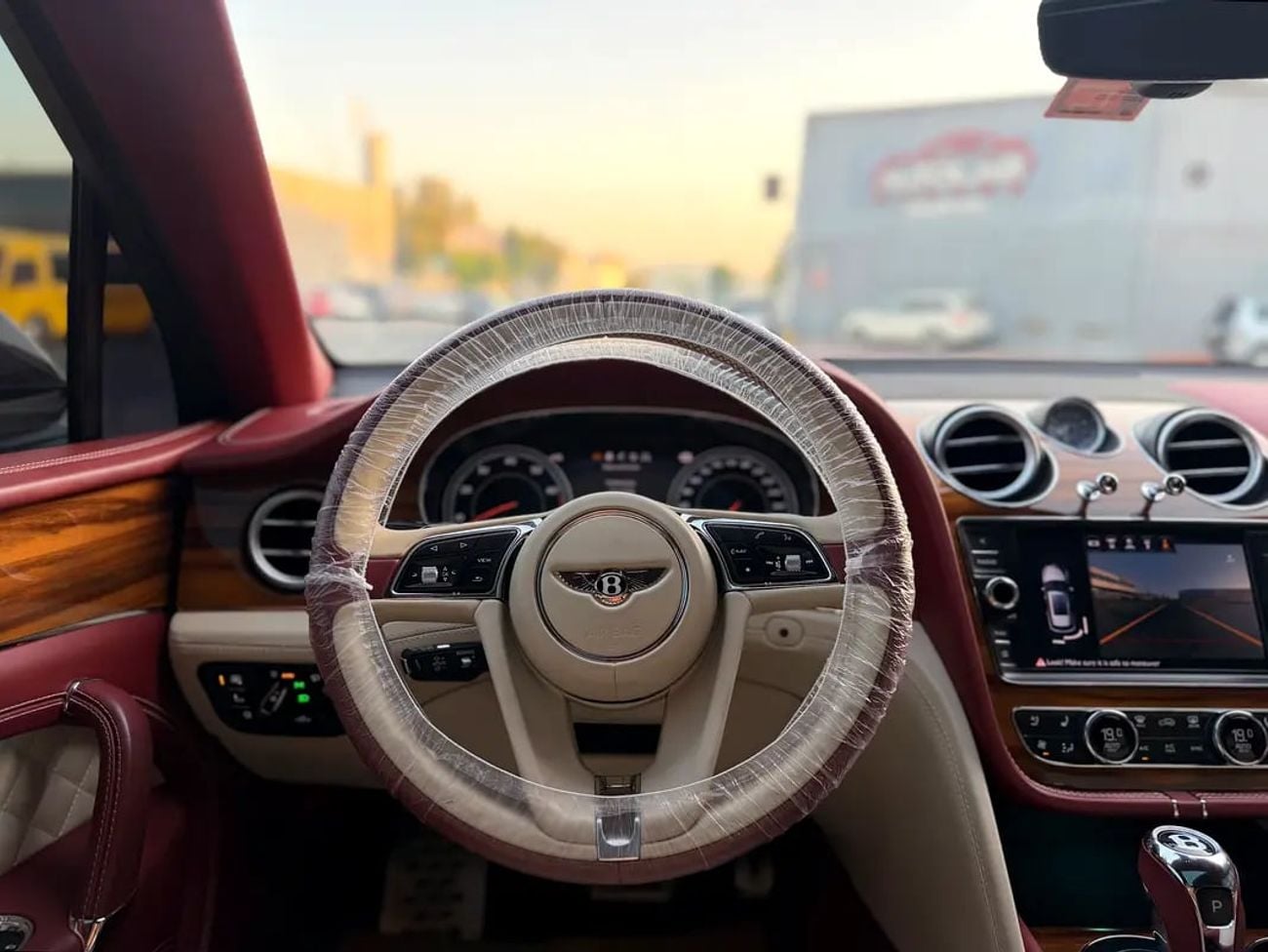 بنتلي بينتايجا W12 AWD | GCC Specs | Low Mileage
