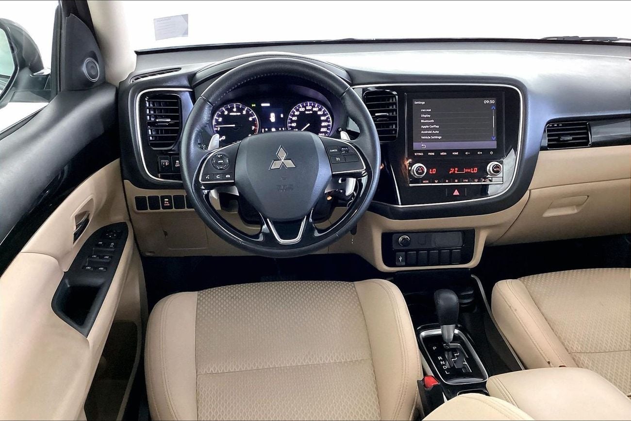 ميتسوبيشي آوتلاندر 2.5 GLX AUTO 4WD 7SEAT ML FABRIC SEATS | شامل الضمان | 0 ﺪﻔﻋﺓ ﺃﻮﻟﻯ