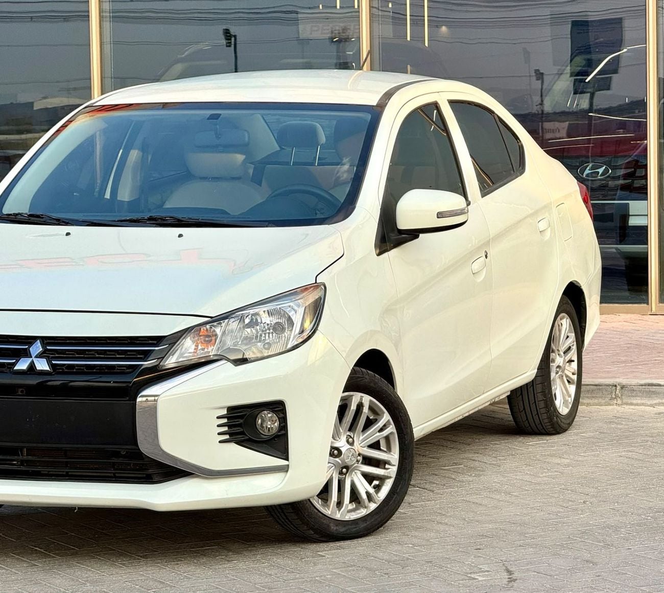 Mitsubishi Attrage GLX HIGHLINE Warranty Type  3rd-party Target Market  UAE (can be exported) GLX MEDIUM LINE TRIM, 1.2L, GCC, ACCID