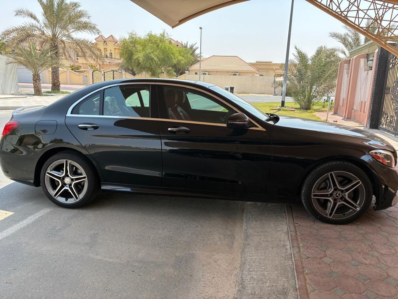 مرسيدس بنز C 300 Luxury 2.0L
