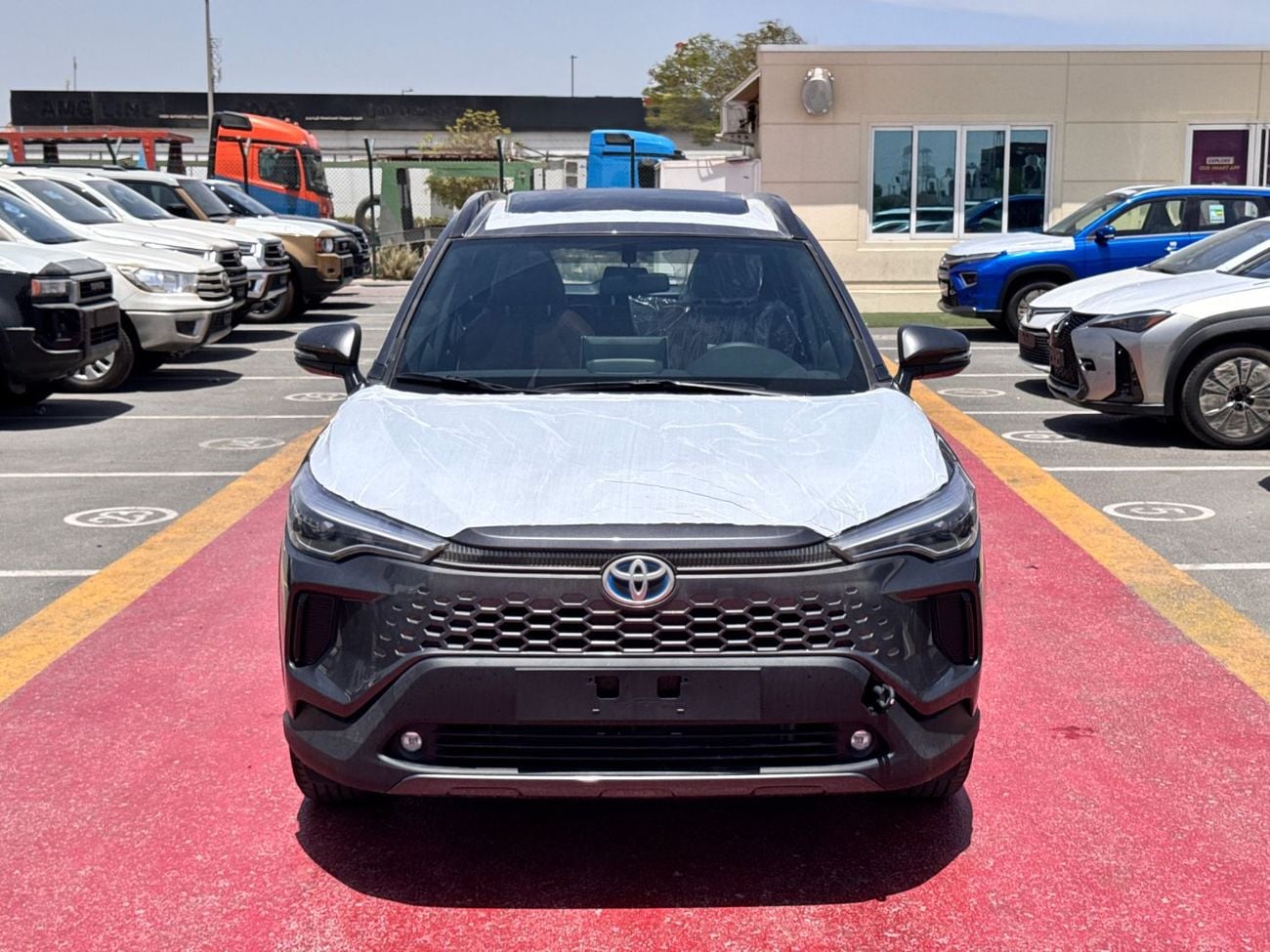 تويوتا كورولا كروس 2026 TOYOTA COROLLA CROSSOVER 1.8L HYBRID PETROL A/T SUNROOF FULL GCC BRAND NEW 0KM