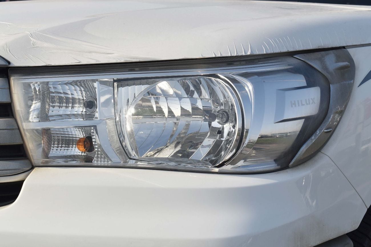 تويوتا هيلوكس 2025 MODEL HILUX 4X2 2.7L M/T STD HALOGEN, BENCH SEAT, MAN A/C