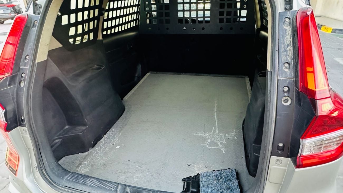 سوزوكي ايرتيغا سيارة توصيل | مقعدان | بدون رسوم إضافية | سيارة مستعملة معتمدة |