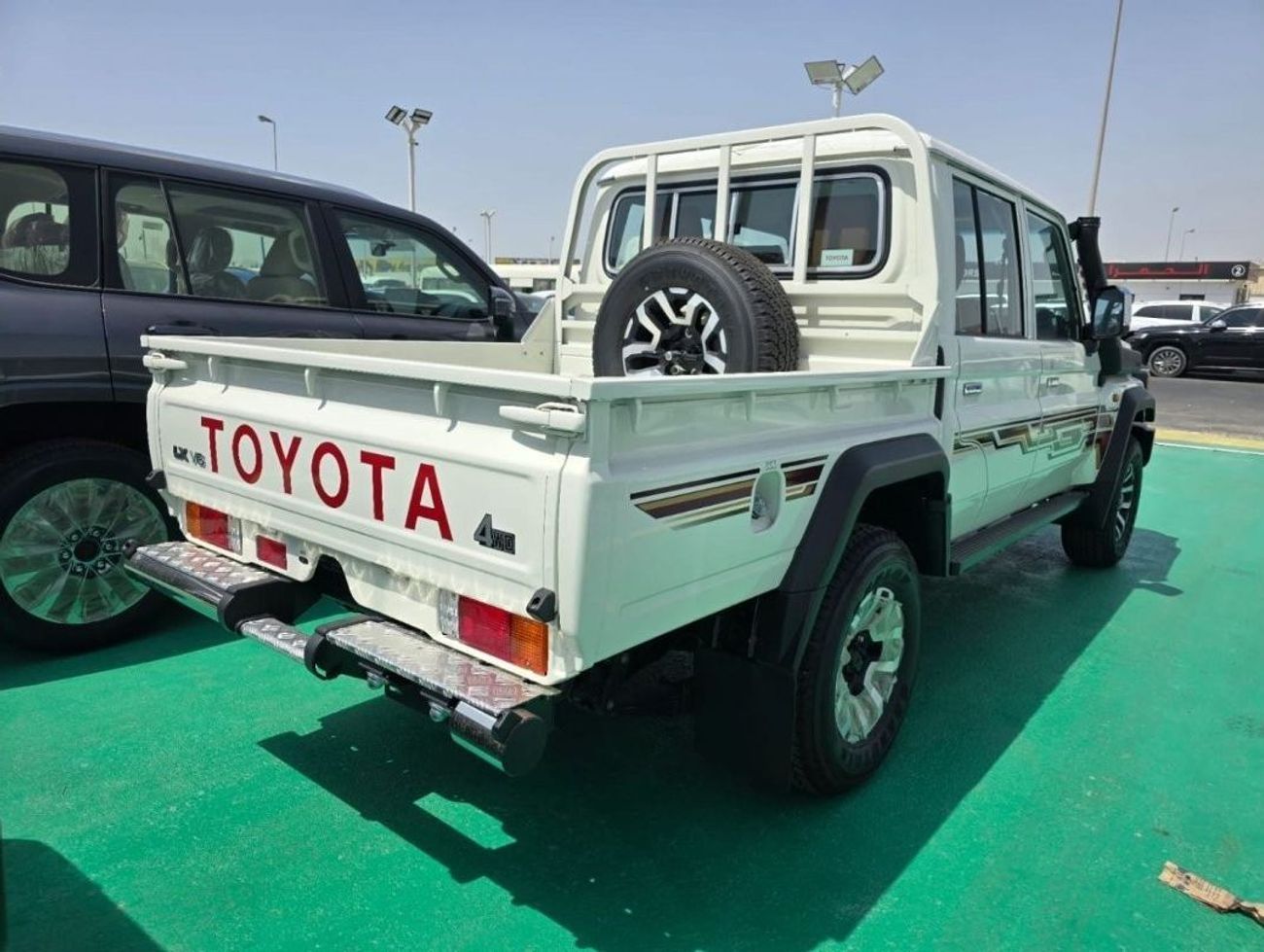 Toyota Land Cruiser Pick Up Std 4.0L Double Cab Utility AWD