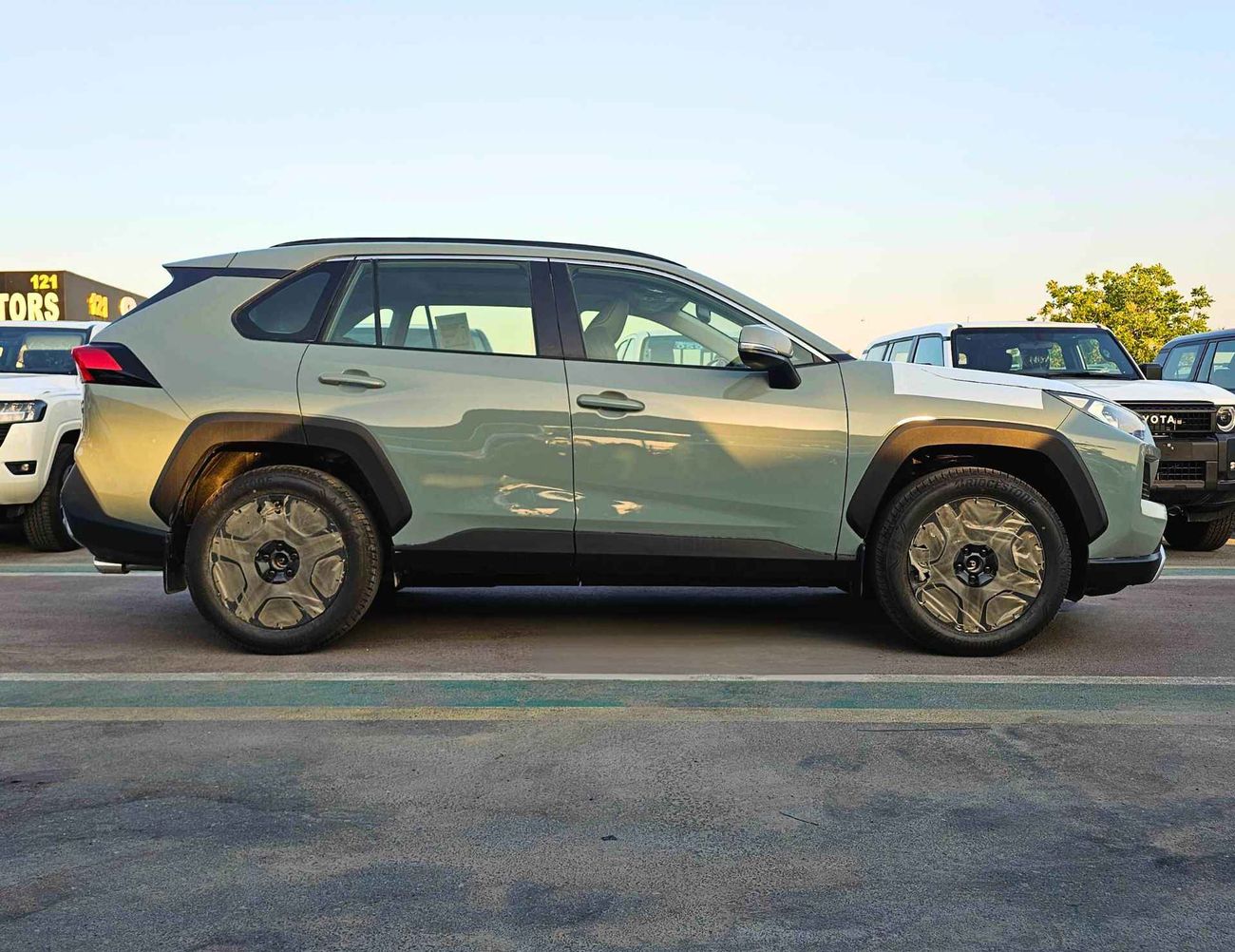 تويوتا راف ٤ Adventure - V / Full Option 2.5L / AWD With Panoramic Roof, Driver Power Seat  (CODE # 69082)