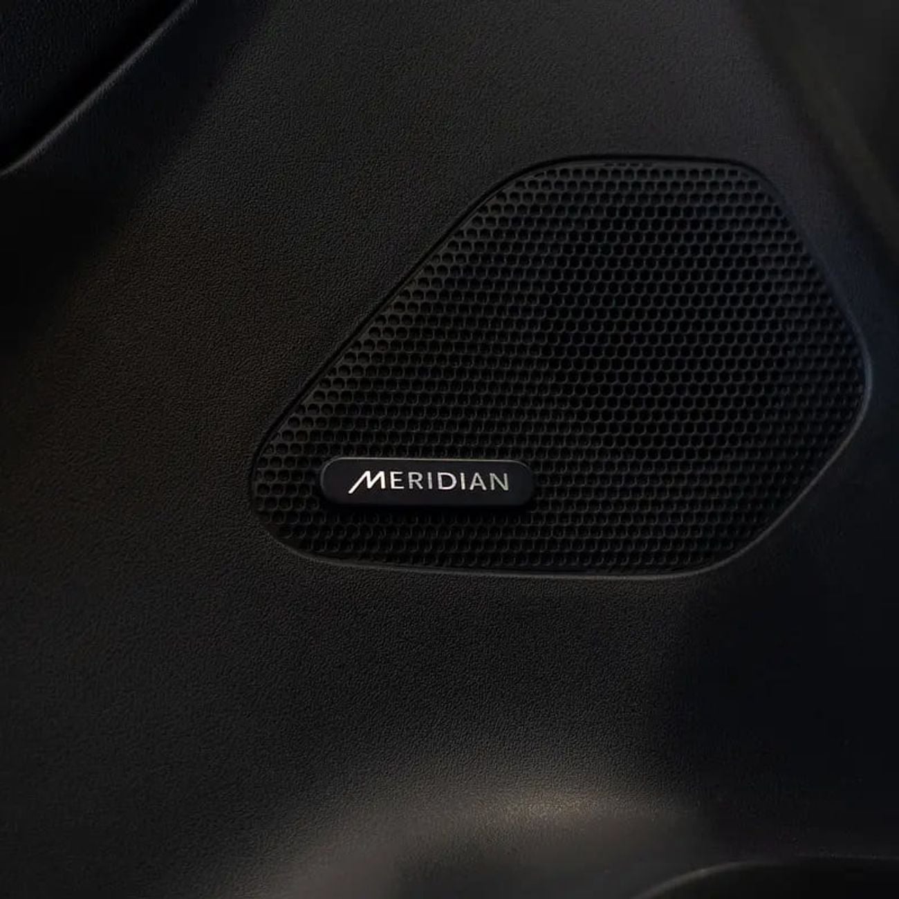 جاكوار F بيس 1,532 p.m • 0% Downpayment • R-Sport • 1 Year Warranty