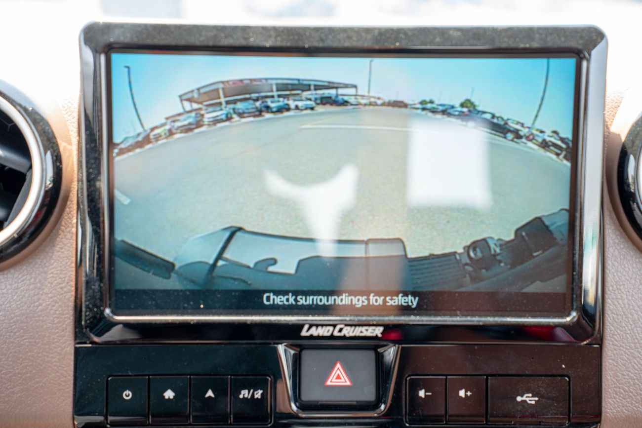 تويوتا لاند كروزر 70 LX 2.8L Diesel 3 Doors 2025