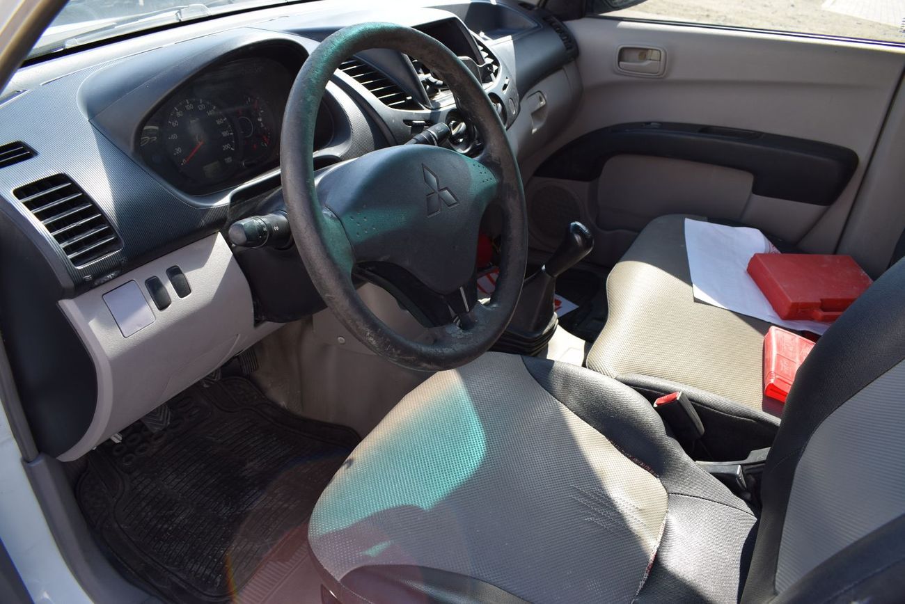 Mitsubishi L200 Mitsubishi L200 Std 2.4L Double Cab Utility, model:2012