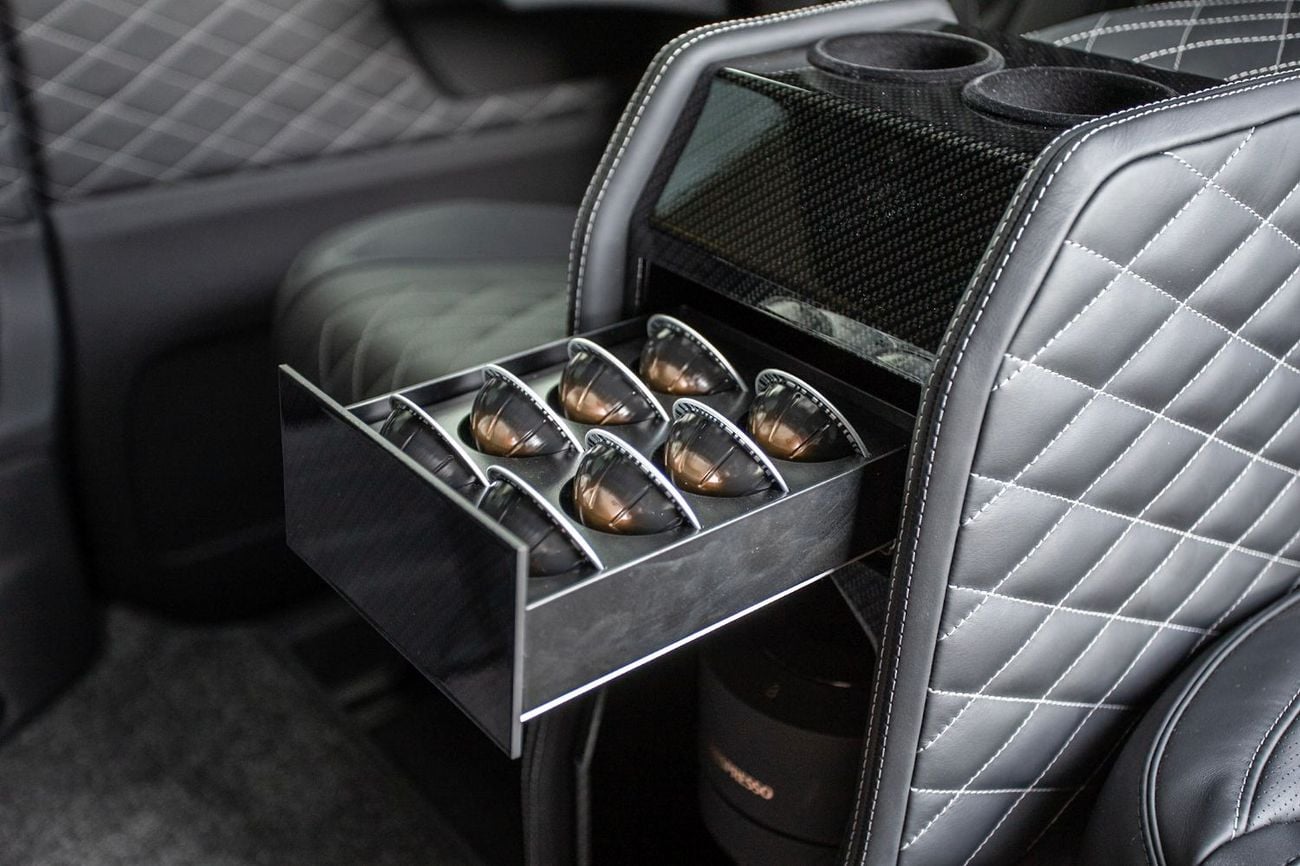 مرسيدس بنز V 300 Senzati® Jet Class® Oryx Edition® 6 Seat Ebony Leather