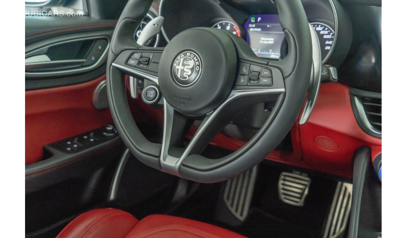 ألفا روميو جوليا 2019 Alfa Romeo Giulia Veloce Q4 / 5yrs, 120k kms Alfa Romeo Warranty & Service Pack