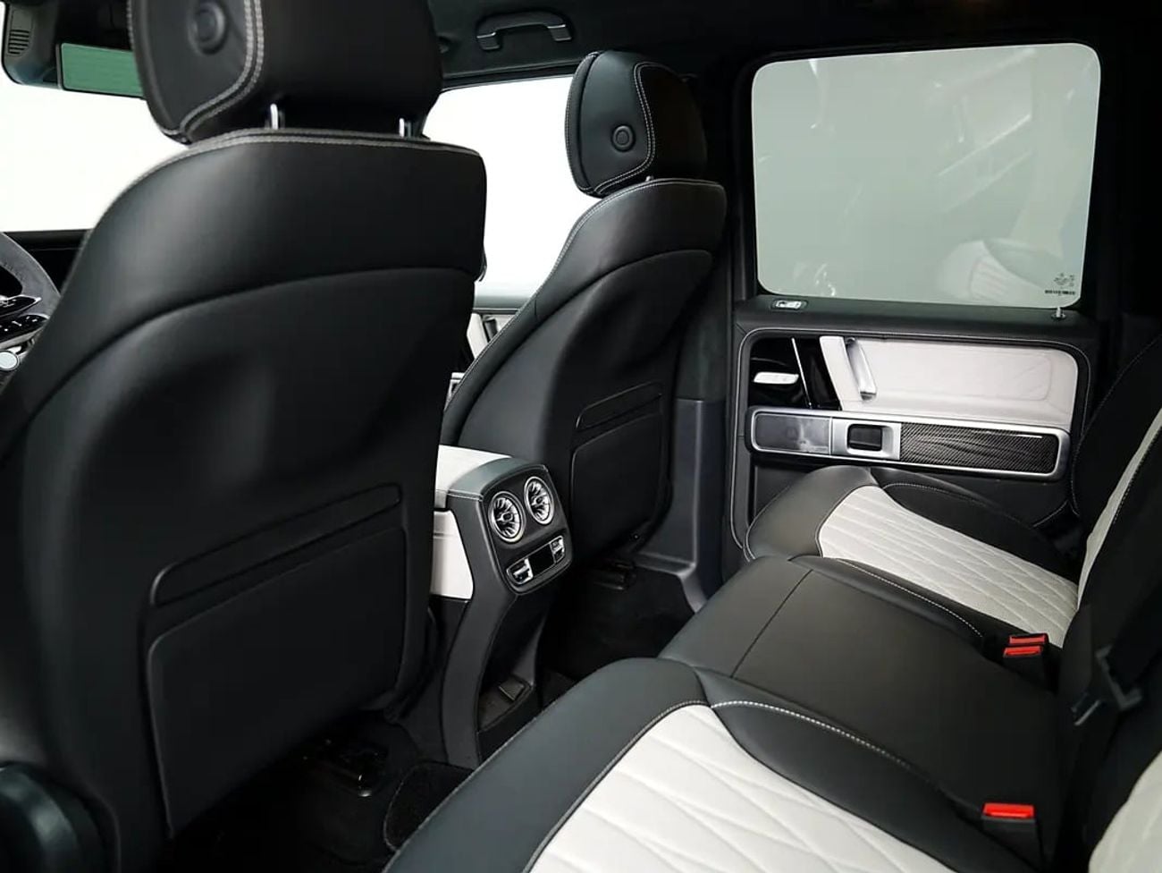 Mercedes Benz G63 AMG STANDARD G63 AMG | A22 | FULL OPTION | Carbon package