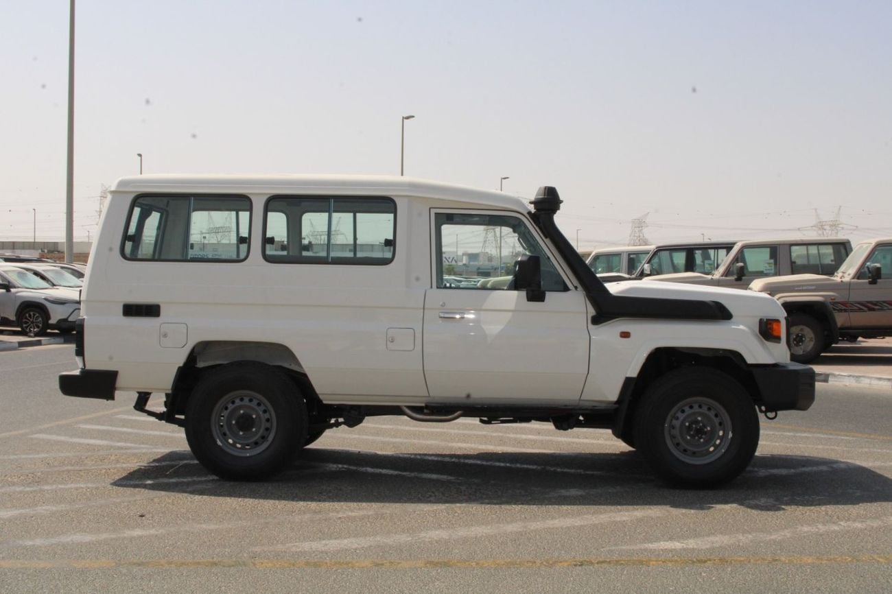 تويوتا لاند كروزر بيك أب 70