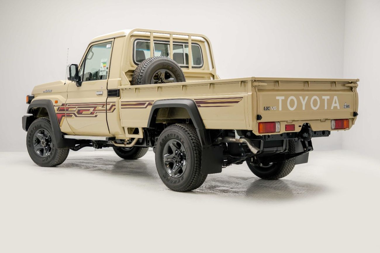 تويوتا لاند كروزر بيك آب LC79 4.0L - Beige Inside Beige | Export Only