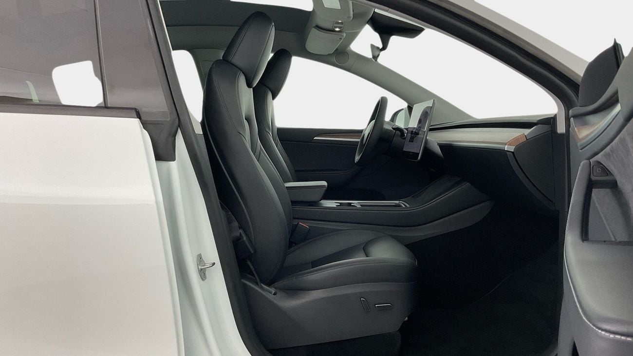 Tesla Model Y BEV LONG RANGE PEARL 19 BW 5STR TOW | Guaranteed Warranty | 0 Down Payment