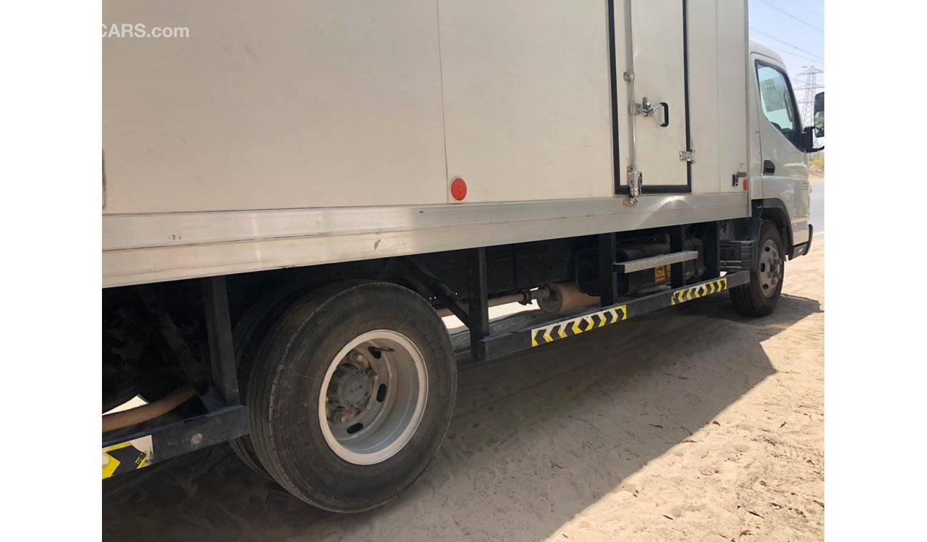 Mitsubishi Fuso Canter 4.0L V6 Diesel Engine , Manual , Temperature 0 TO +5 Degrees, Ampex Chiller, 16 Foot Long Chassis