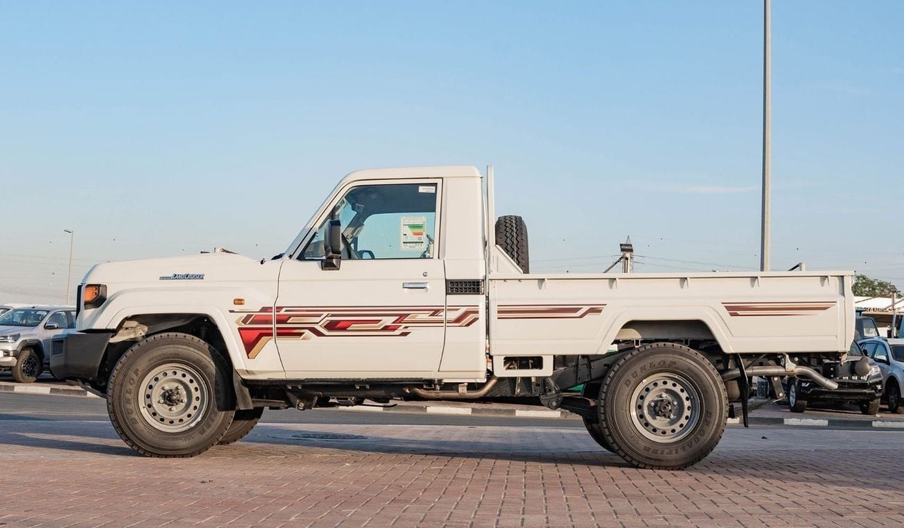 Toyota Land Cruiser Pick Up 2025 Toyota Land Cruiser LC 79 4.0L SC AT Petrol Basic w/ Fridge (White)