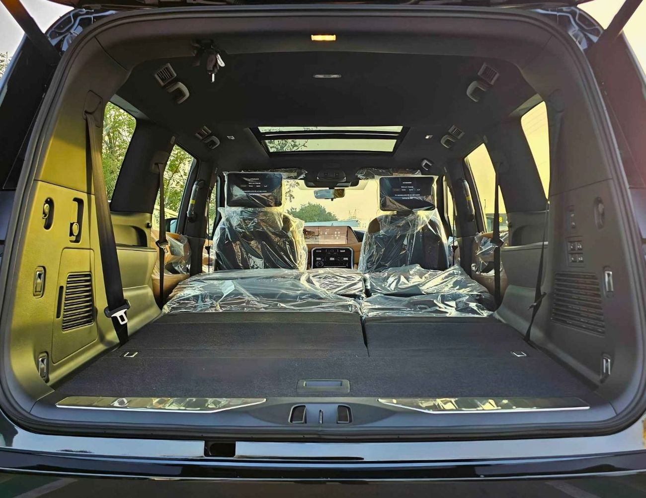 Nissan Patrol LE PLATINUM TWIN TURBO / 3.5 V6 PETROL /FULL OPTION WITH RR ENTERTAINMENT SCREEN (CODE#LE PLATINUM)