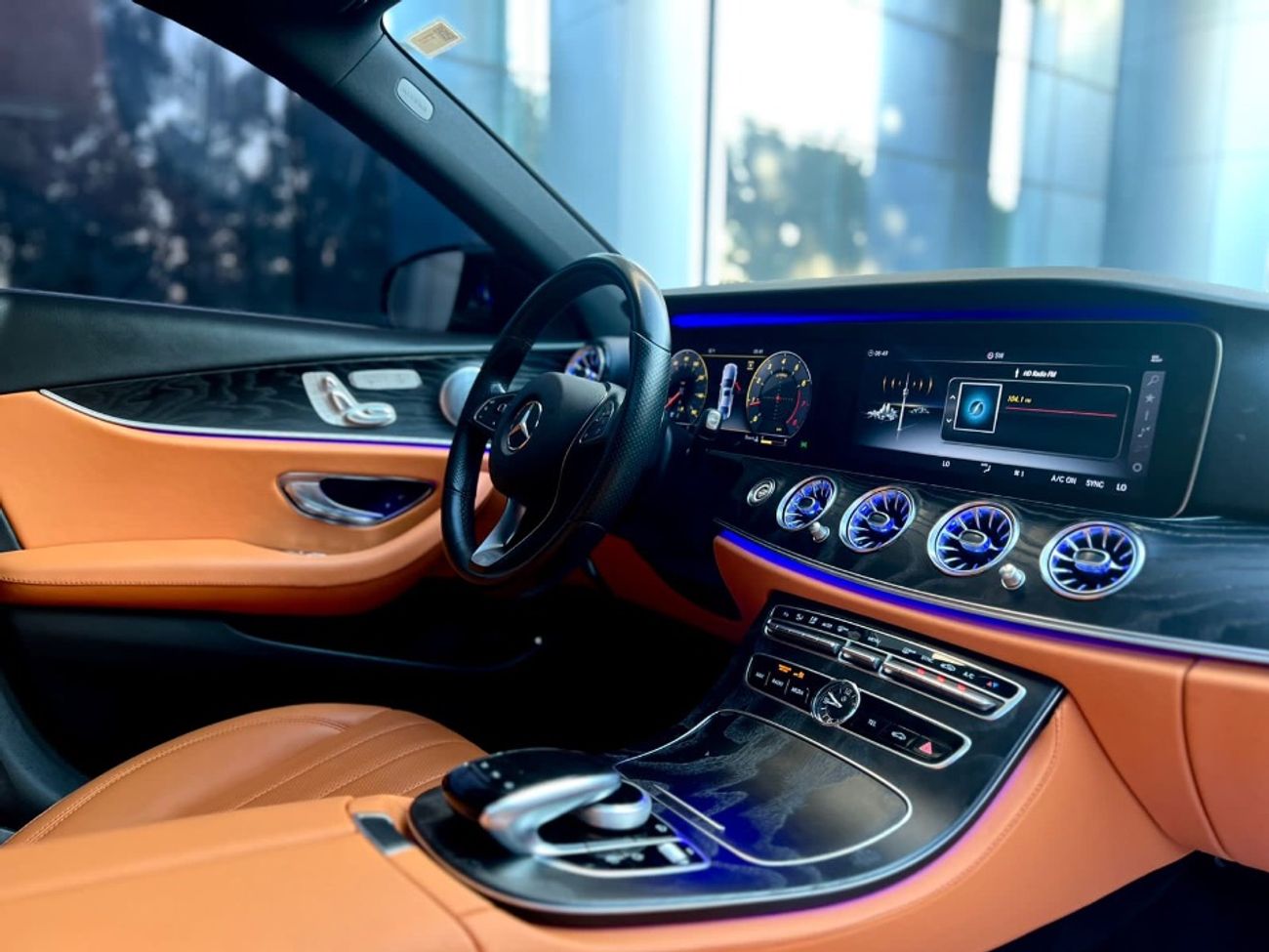 Mercedes-Benz E300 MERCEDES E300 AMG 2018 (fully loaded)