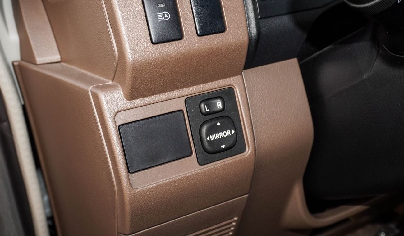 Toyota Land Cruiser 70 4.0L V6 M/T