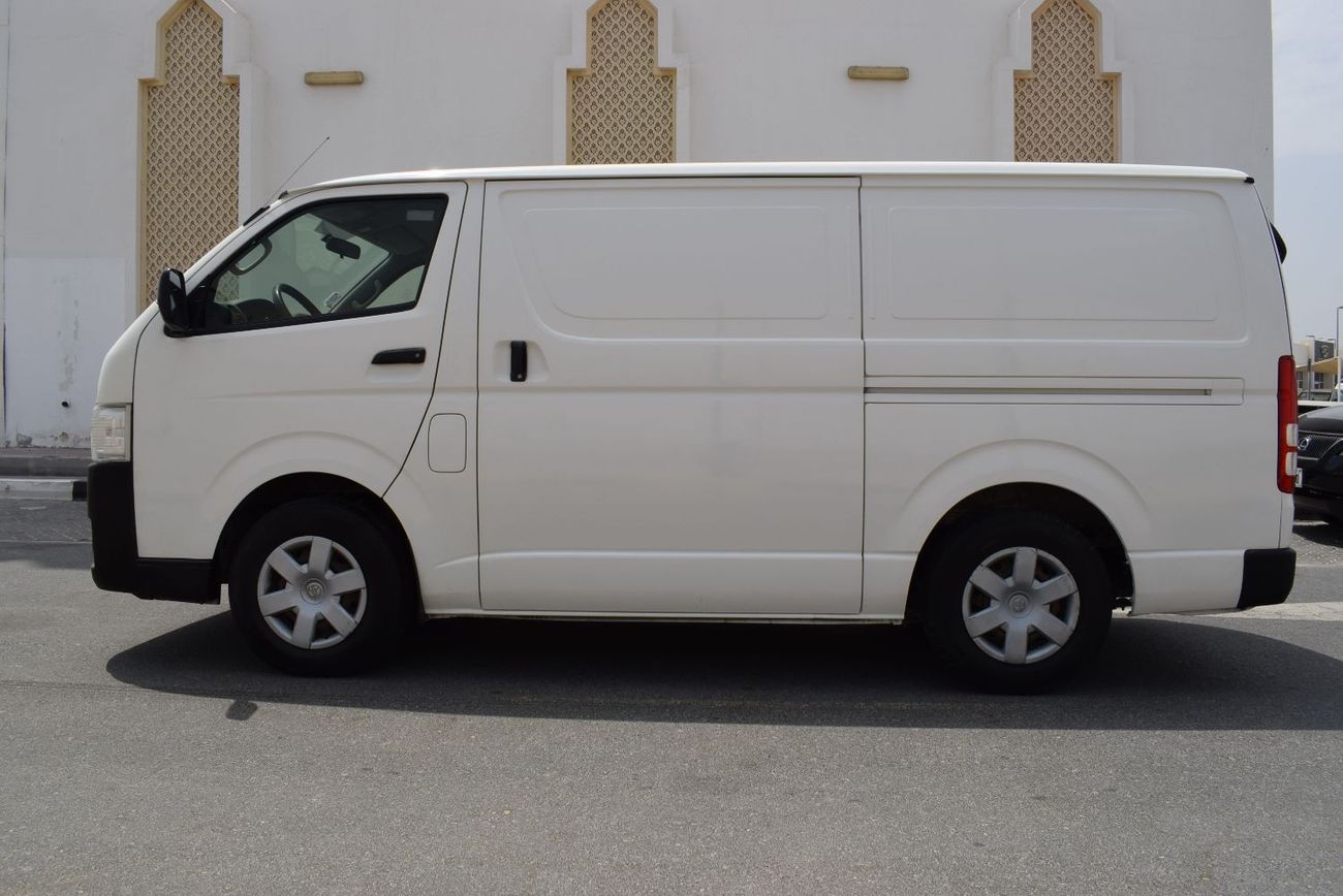 تويوتا هاياس GL - Std سقف