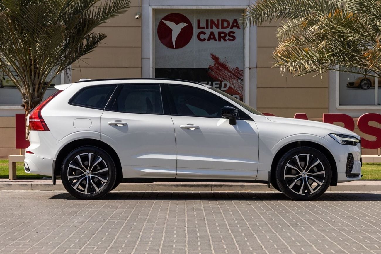 Volvo XC60 2.0T B5 MHEV R Design (AWD) 2023 Volvo XC60 B5 Ultimate Dark Highest Trim GCC | Agency Warranty for