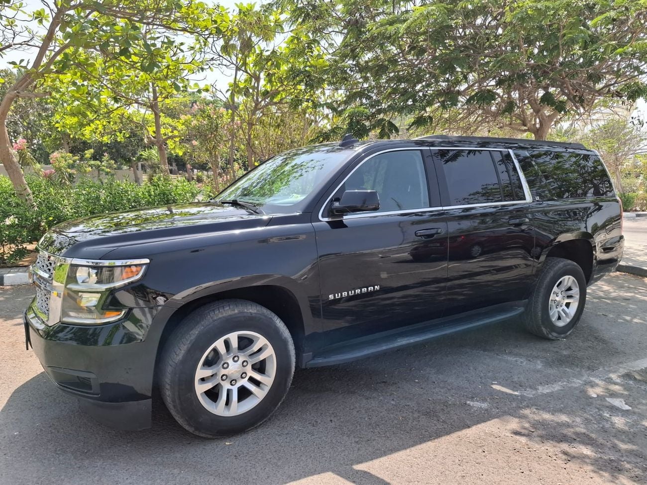Chevrolet Suburban LT 5.3L 4WD