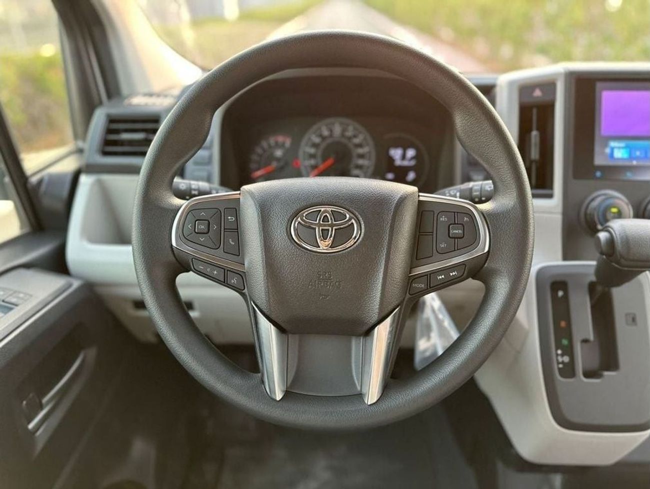 تويوتا هاياس 3.5L PETROL HIGH ROOF 13 SEATER AUTOMATIC TRANSMISSION