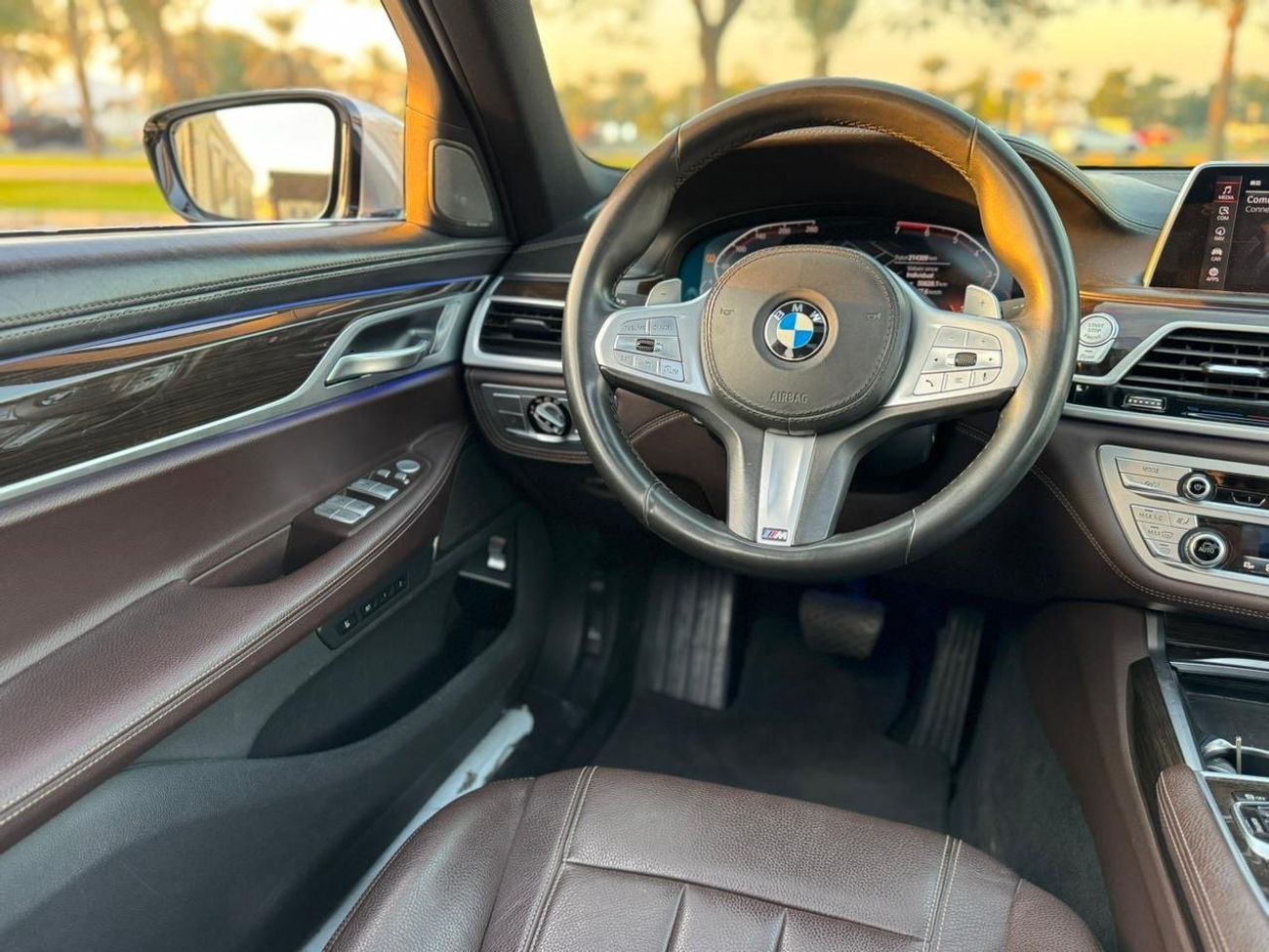 بي أم دبليو 730Li Luxury M Sport Package 2.0L