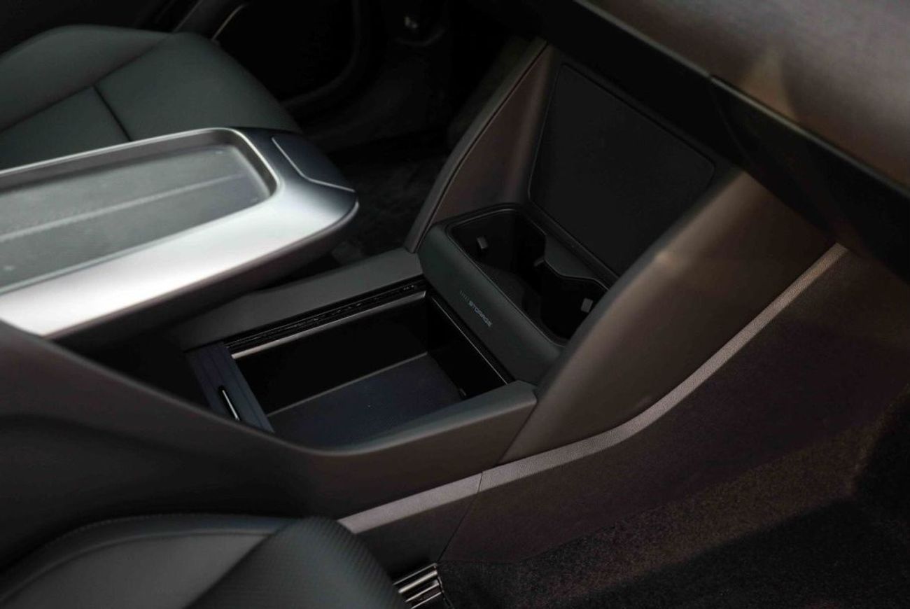 Ji Yue 01 MAX - White inside Black | Export Only