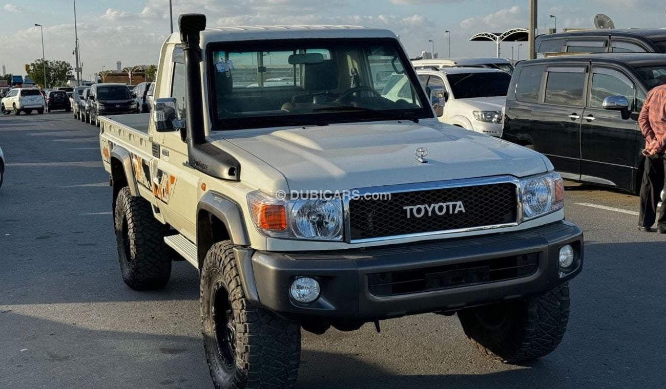 Toyota Land Cruiser Pick Up