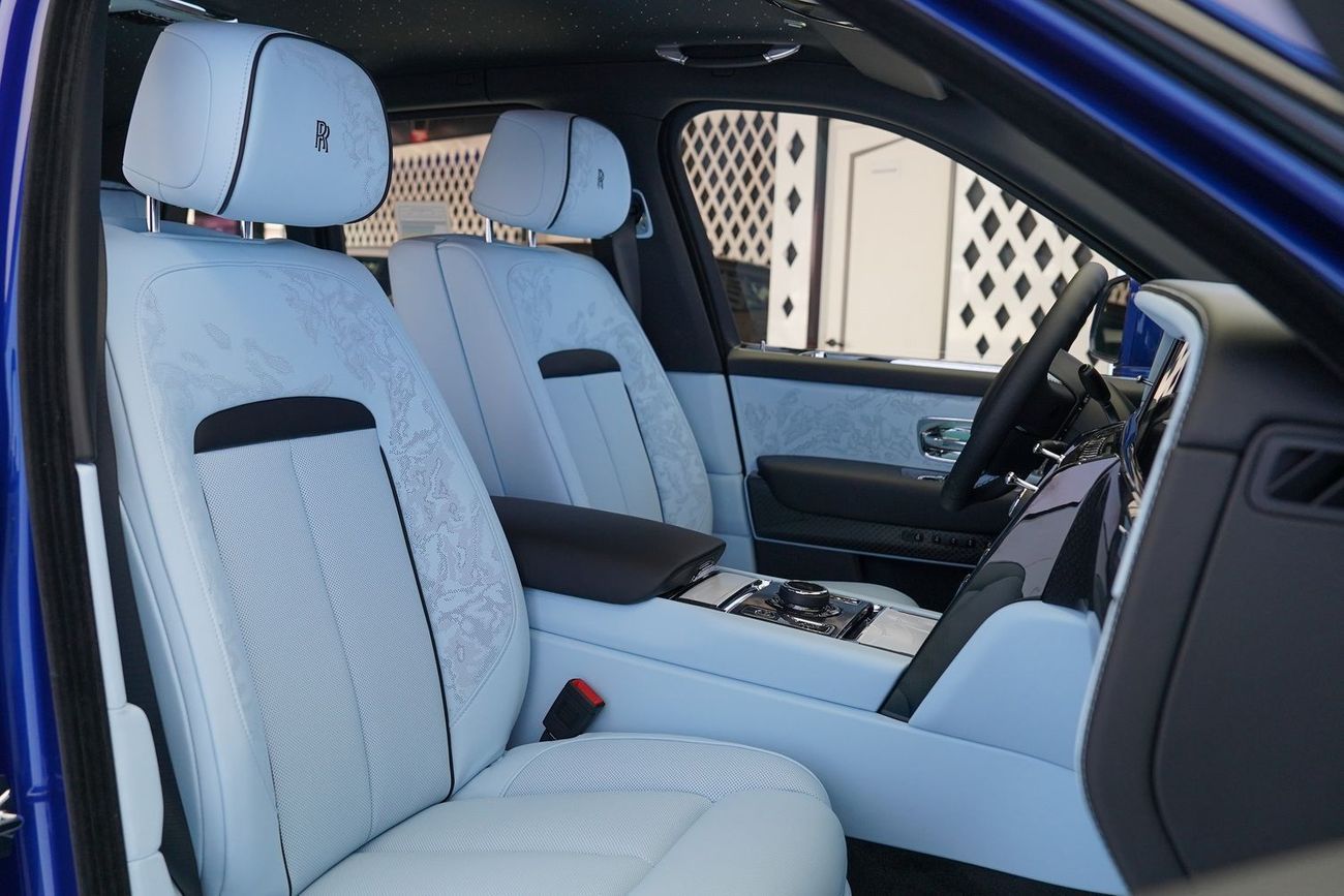 رولز رويس كولينان BLACK BADGE