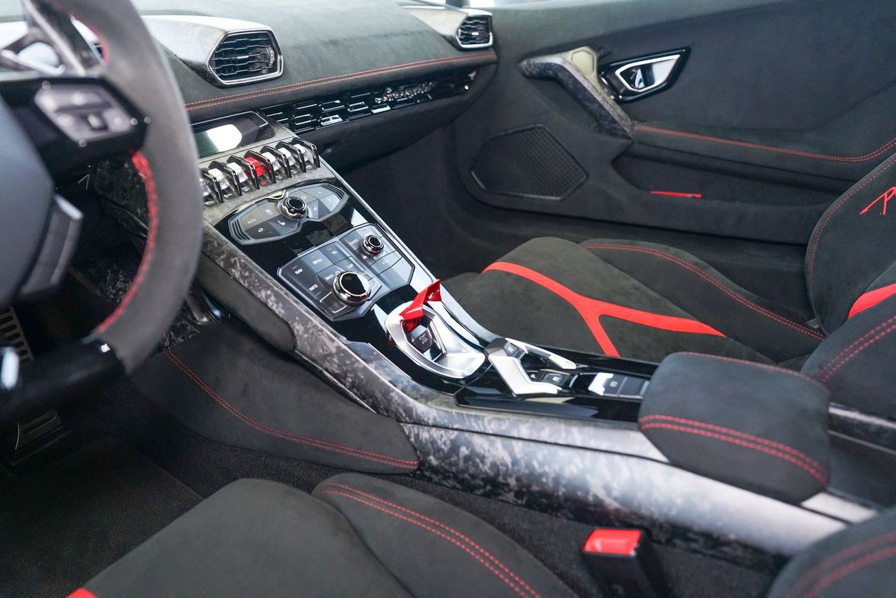 لامبورغيني هوراكان PERFORMANTE