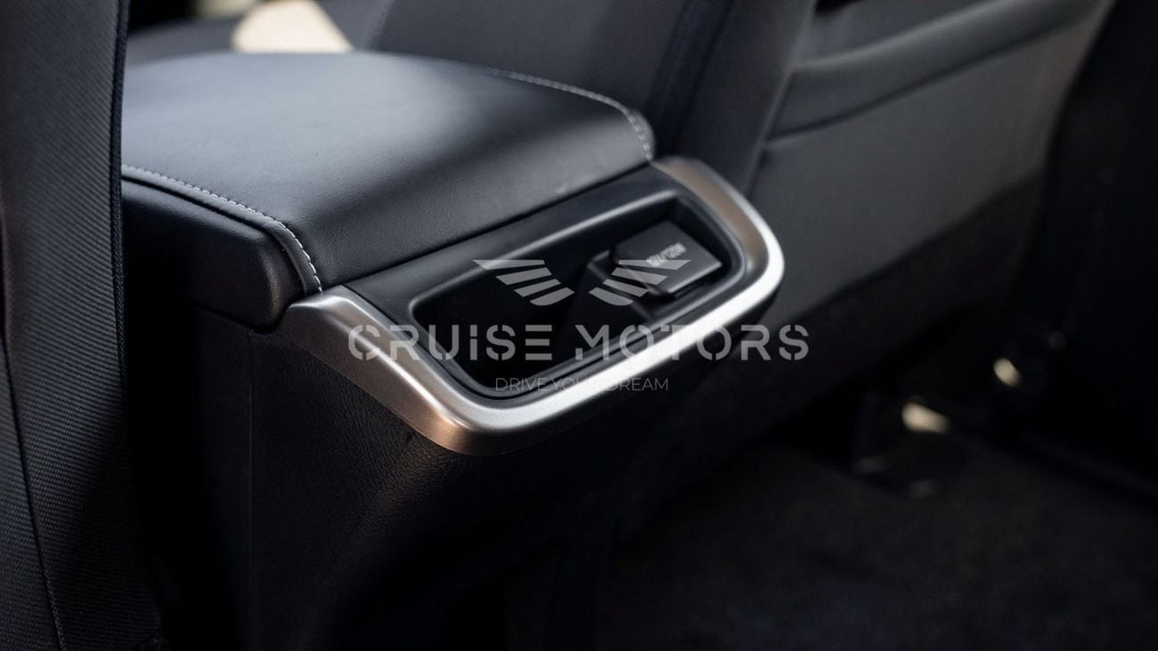 Toyota Fortuner Comfort . 2.7L . Automatic . Petrol . Four Wheel Drive . 7 Seats . 5 Doors