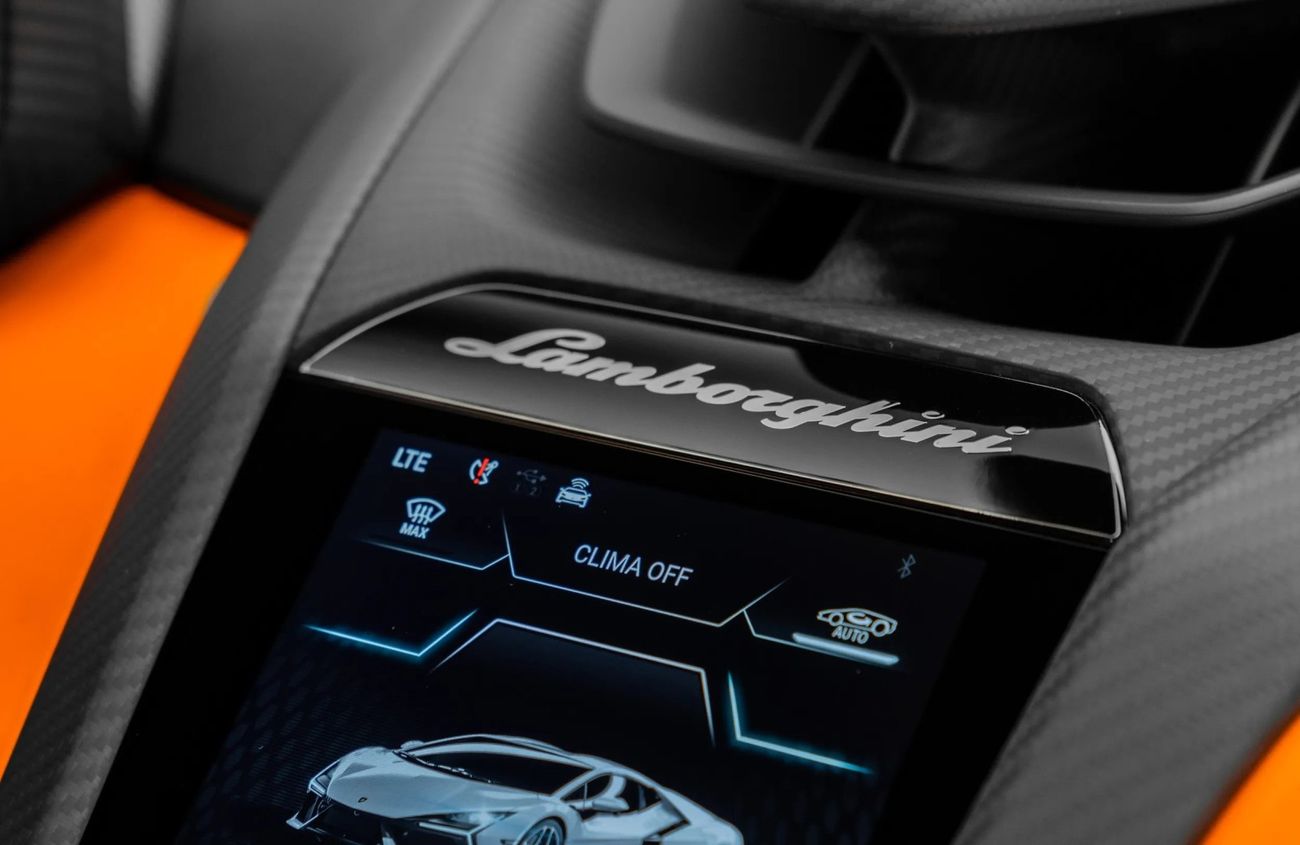 لامبورغيني ريفويلتو 6.5L V12 Naturally Aspirated Engine + eMotor