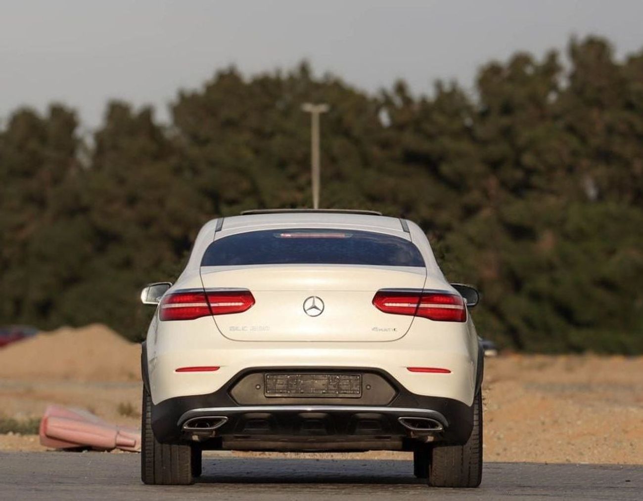 Mercedes-Benz GLC 250 4MATIC 2.0L Mercedes GLC 250, 2018, 4MATIC, GCC, original paint accident-free in excellent condition